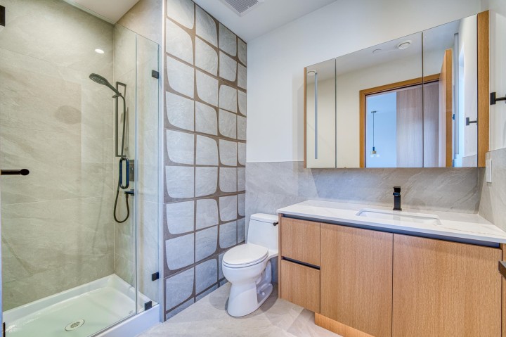 Photo 14 at 966 E 55th Avenue, South Vancouver, Vancouver East