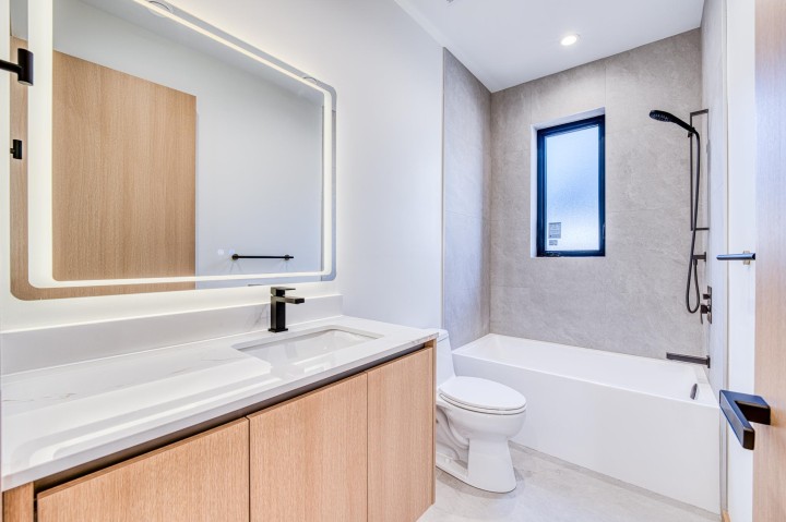 Photo 18 at 966 E 55th Avenue, South Vancouver, Vancouver East