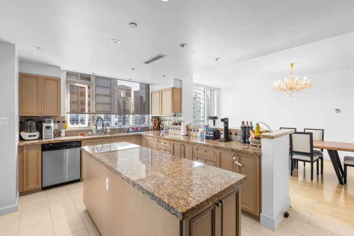 Photo 34 at 2302 - 323 Jervis Street, Coal Harbour, Vancouver West