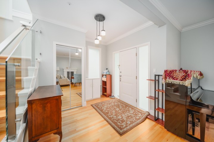 Photo 2 at 2726 W 42nd Avenue, Kerrisdale, Vancouver West