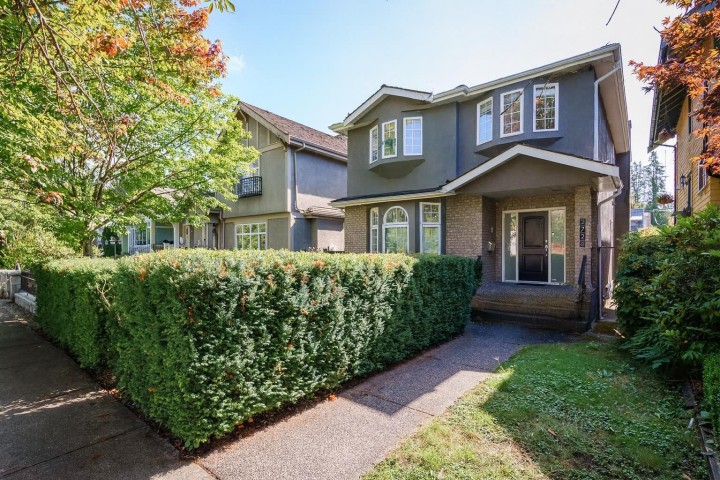 Photo 1 at 2726 W 42nd Avenue, Kerrisdale, Vancouver West