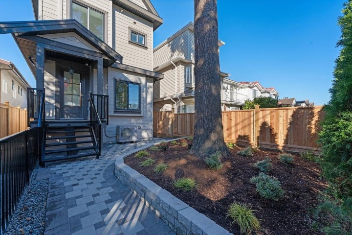 Photo 2 at 1 - 2447 E 41st Avenue, Collingwood VE, Vancouver East