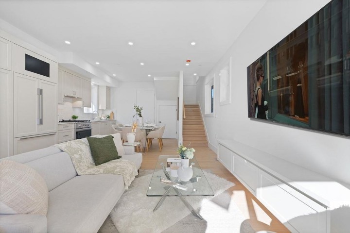 Photo 5 at 1 - 2447 E 41st Avenue, Collingwood VE, Vancouver East