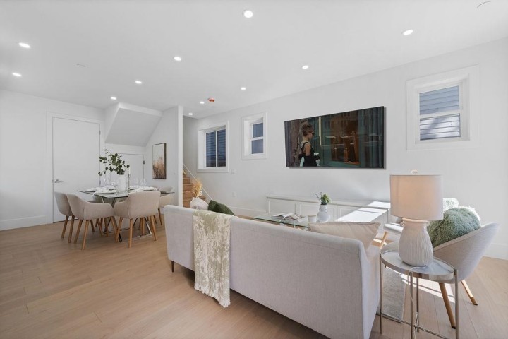 Photo 9 at 1 - 2447 E 41st Avenue, Collingwood VE, Vancouver East