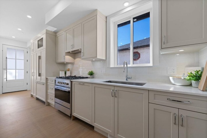 Photo 11 at 1 - 2447 E 41st Avenue, Collingwood VE, Vancouver East