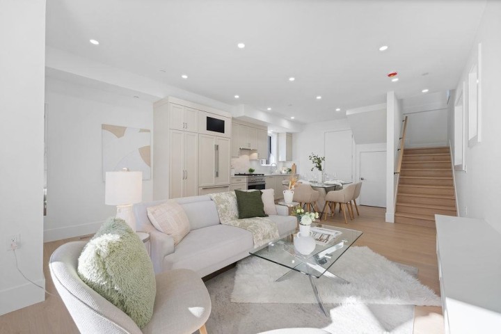 Photo 4 at 1 - 2447 E 41st Avenue, Collingwood VE, Vancouver East