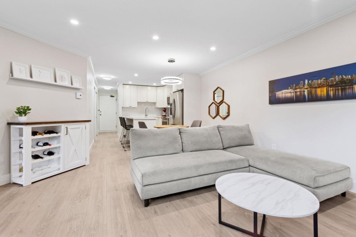 Photo 1 at 104 - 1365 W 4th Avenue, False Creek, Vancouver West