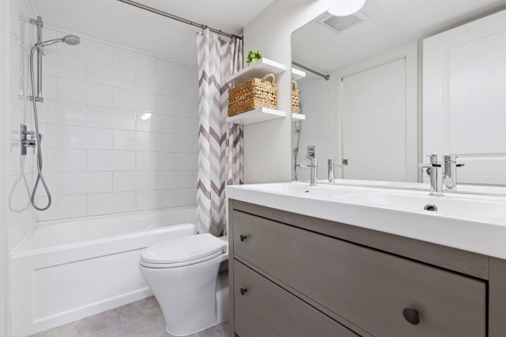 Photo 19 at 104 - 1365 W 4th Avenue, False Creek, Vancouver West