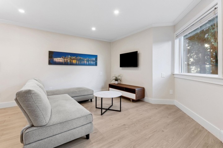 Photo 4 at 104 - 1365 W 4th Avenue, False Creek, Vancouver West