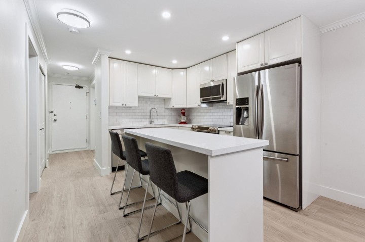 Photo 8 at 104 - 1365 W 4th Avenue, False Creek, Vancouver West