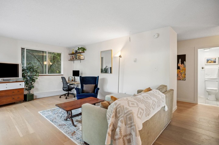 Photo 2 at 113 - 2033 Triumph Street, Hastings, Vancouver East