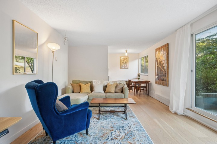 Photo 4 at 113 - 2033 Triumph Street, Hastings, Vancouver East