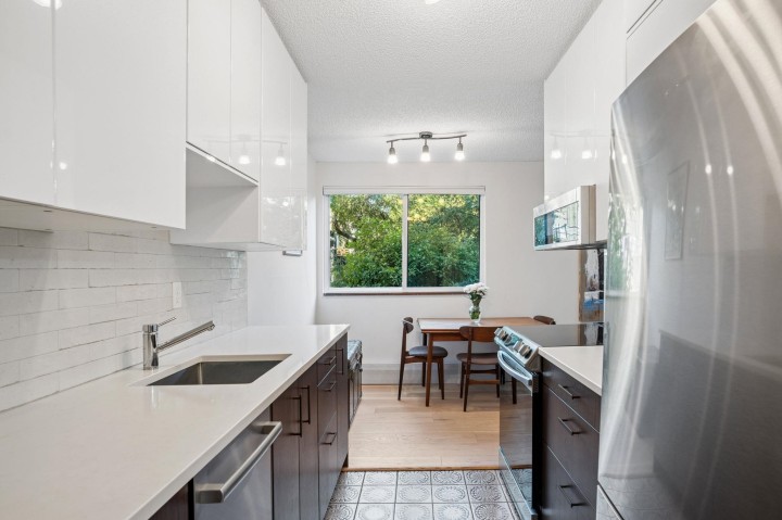 Photo 8 at 113 - 2033 Triumph Street, Hastings, Vancouver East