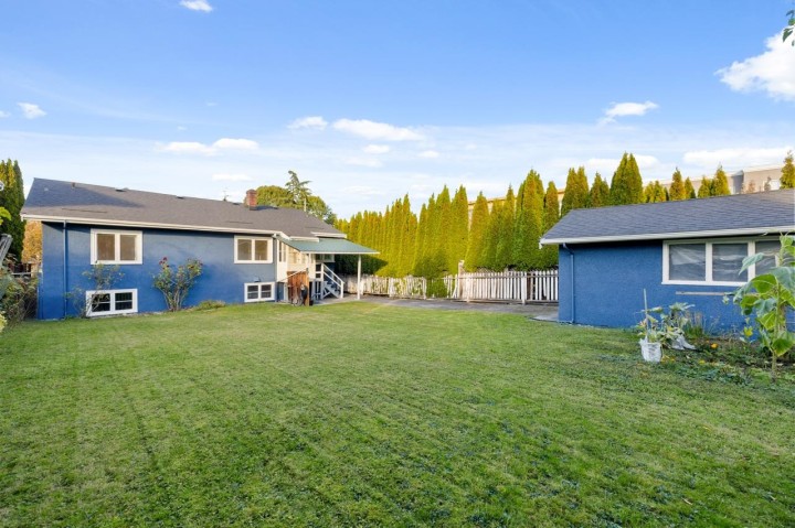 Photo 4 at 2880 Oxford Street, Hastings Sunrise, Vancouver East