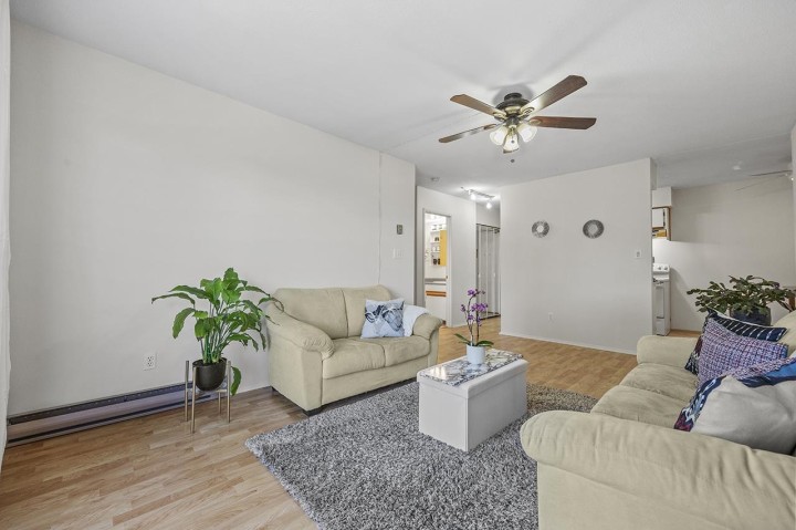 Photo 7 at 302 - 458 E 43rd Avenue, Fraser VE, Vancouver East