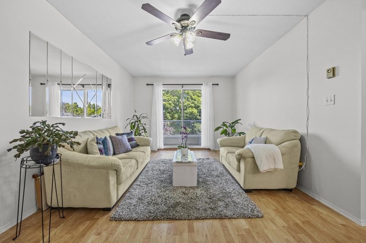 Photo 3 at 302 - 458 E 43rd Avenue, Fraser VE, Vancouver East