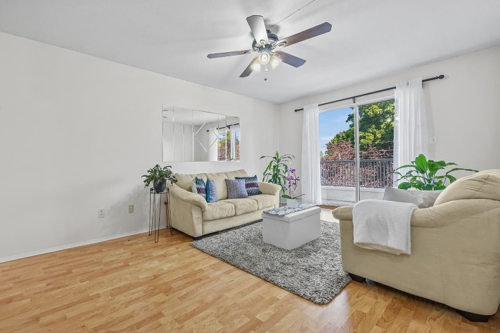 Photo 5 at 302 - 458 E 43rd Avenue, Fraser VE, Vancouver East