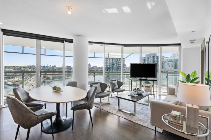 Photo 2 at 1584 - 87 Nelson Street, Yaletown, Vancouver West