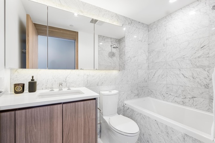 Photo 16 at 1584 - 87 Nelson Street, Yaletown, Vancouver West