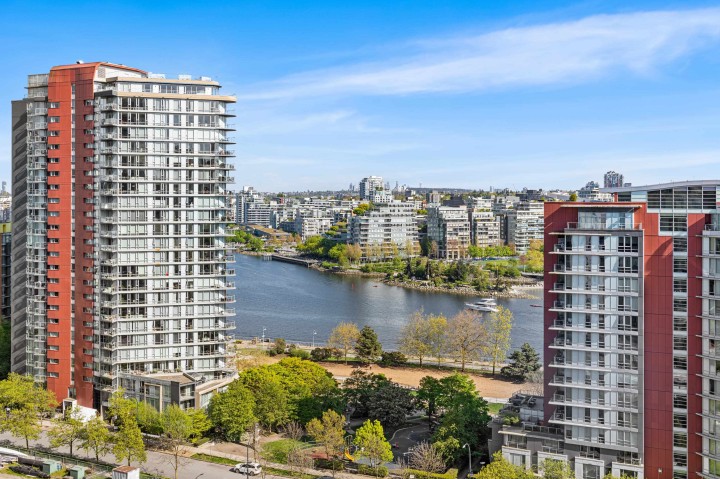 Photo 22 at 1584 - 87 Nelson Street, Yaletown, Vancouver West