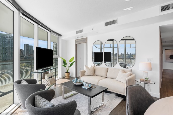 Photo 3 at 1584 - 87 Nelson Street, Yaletown, Vancouver West