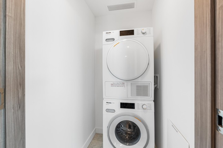 Photo 18 at 1584 - 87 Nelson Street, Yaletown, Vancouver West