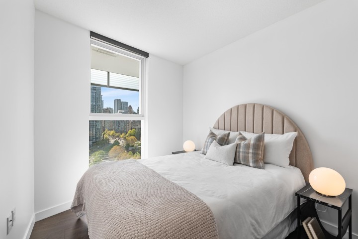 Photo 11 at 1584 - 87 Nelson Street, Yaletown, Vancouver West