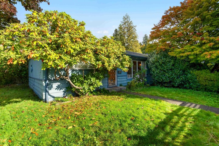 Photo 5 at 260 W 21st Street, Central Lonsdale, North Vancouver