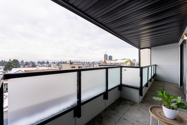 Photo 24 at 406 - 3050 Kingsway, Collingwood VE, Vancouver East