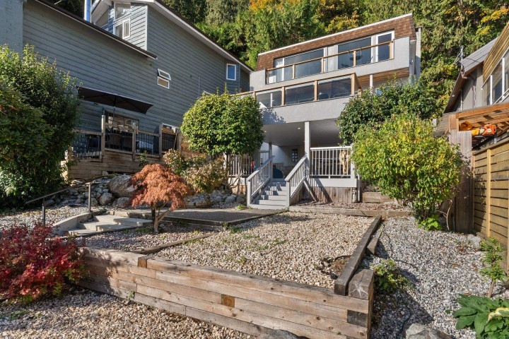 Photo 2 at 2717 Panorama Drive, Deep Cove, North Vancouver