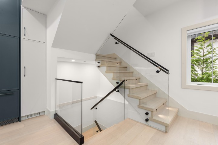 Photo 10 at 1 - 365 E 33rd Avenue, Main, Vancouver East