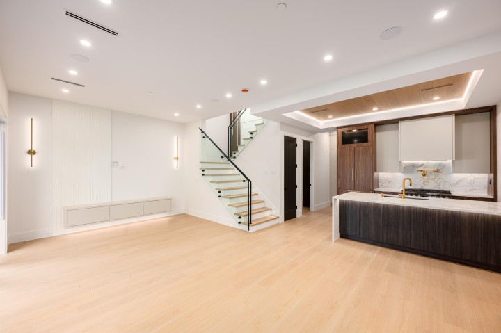 Photo 8 at 2 - 3466 Franklin Street, Hastings Sunrise, Vancouver East