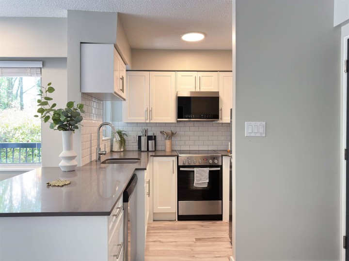 Photo 4 at 1923 Parker Street, Grandview Woodland, Vancouver East