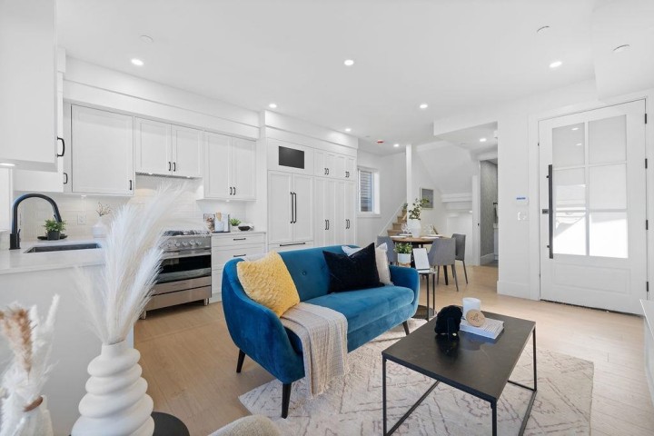 Photo 2 at 2 - 2447 E 41st Avenue, Collingwood VE, Vancouver East