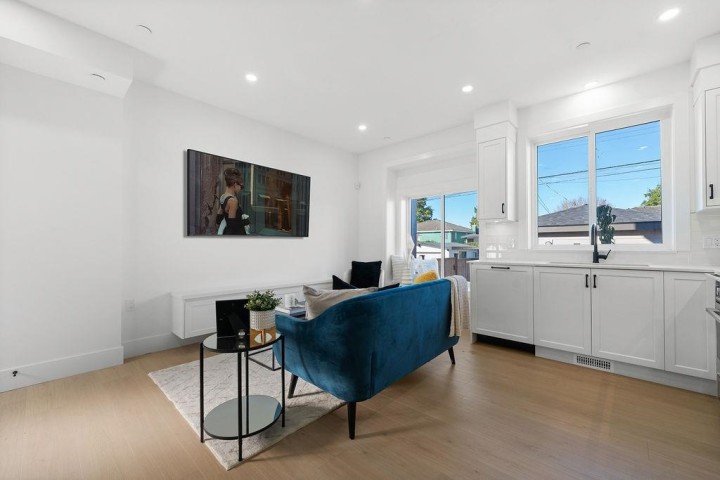 Photo 6 at 2 - 2447 E 41st Avenue, Collingwood VE, Vancouver East