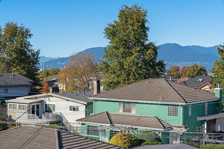 Photo 17 at 2 - 2447 E 41st Avenue, Collingwood VE, Vancouver East