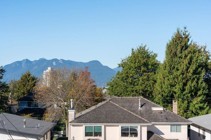 Photo 16 at 2 - 2447 E 41st Avenue, Collingwood VE, Vancouver East