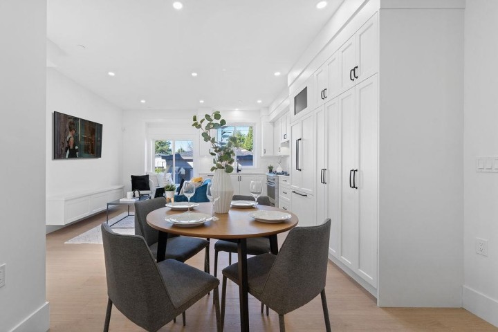 Photo 10 at 2 - 2447 E 41st Avenue, Collingwood VE, Vancouver East