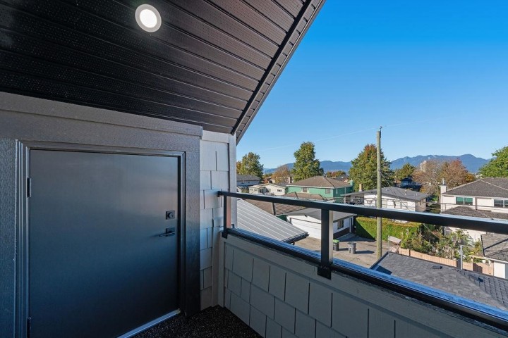 Photo 18 at 2 - 2447 E 41st Avenue, Collingwood VE, Vancouver East