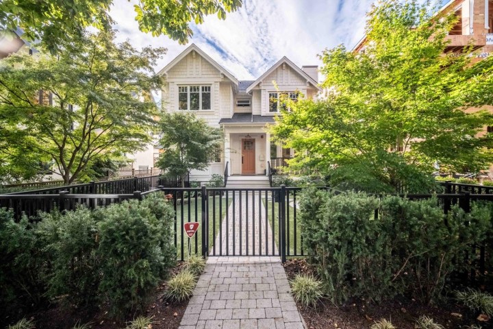 Photo 1 at 3530 W 43rd Avenue, Southlands, Vancouver West