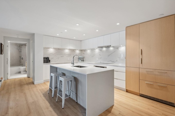 Photo 7 at 404 - 1500 Fern Street, Lynnmour, North Vancouver