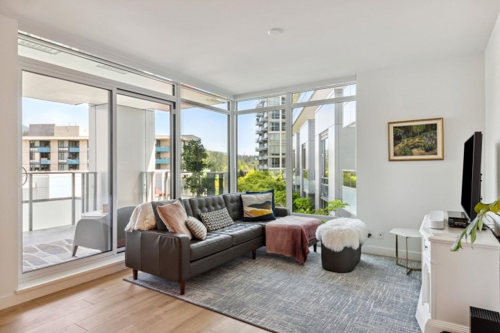 Photo 1 at 404 - 1500 Fern Street, Lynnmour, North Vancouver