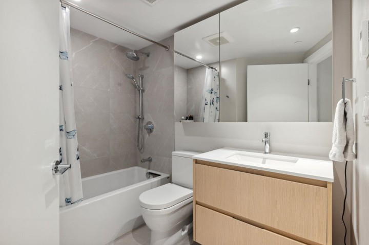 Photo 15 at 404 - 1500 Fern Street, Lynnmour, North Vancouver