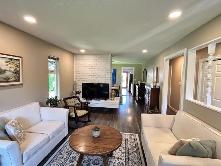 Photo 1 at 1798 Garden Avenue, Pemberton NV, North Vancouver