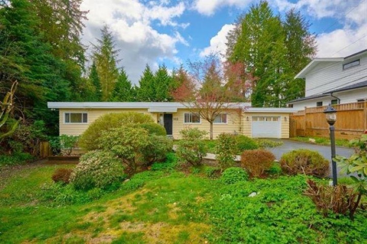 Photo 2 at 963 Belmont Avenue, Edgemont, North Vancouver