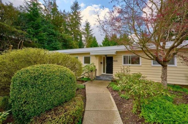 Photo 3 at 963 Belmont Avenue, Edgemont, North Vancouver