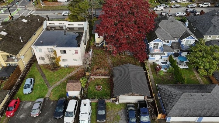 Photo 3 at 313 E 13th Street, Central Lonsdale, North Vancouver