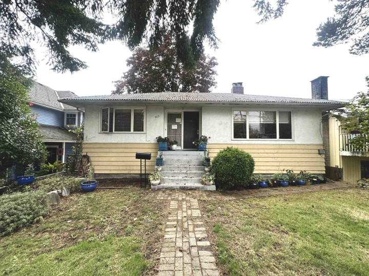 Photo 5 at 313 E 13th Street, Central Lonsdale, North Vancouver