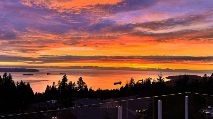 Photo 1 at 2546 Marr Creek Court, Whitby Estates, West Vancouver