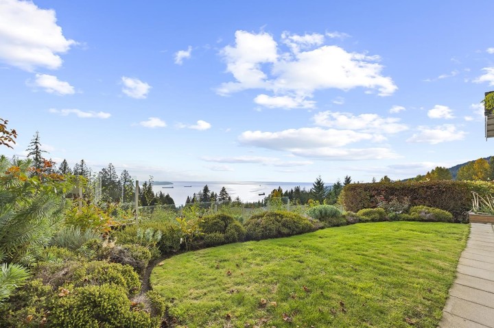 Photo 37 at 2546 Marr Creek Court, Whitby Estates, West Vancouver